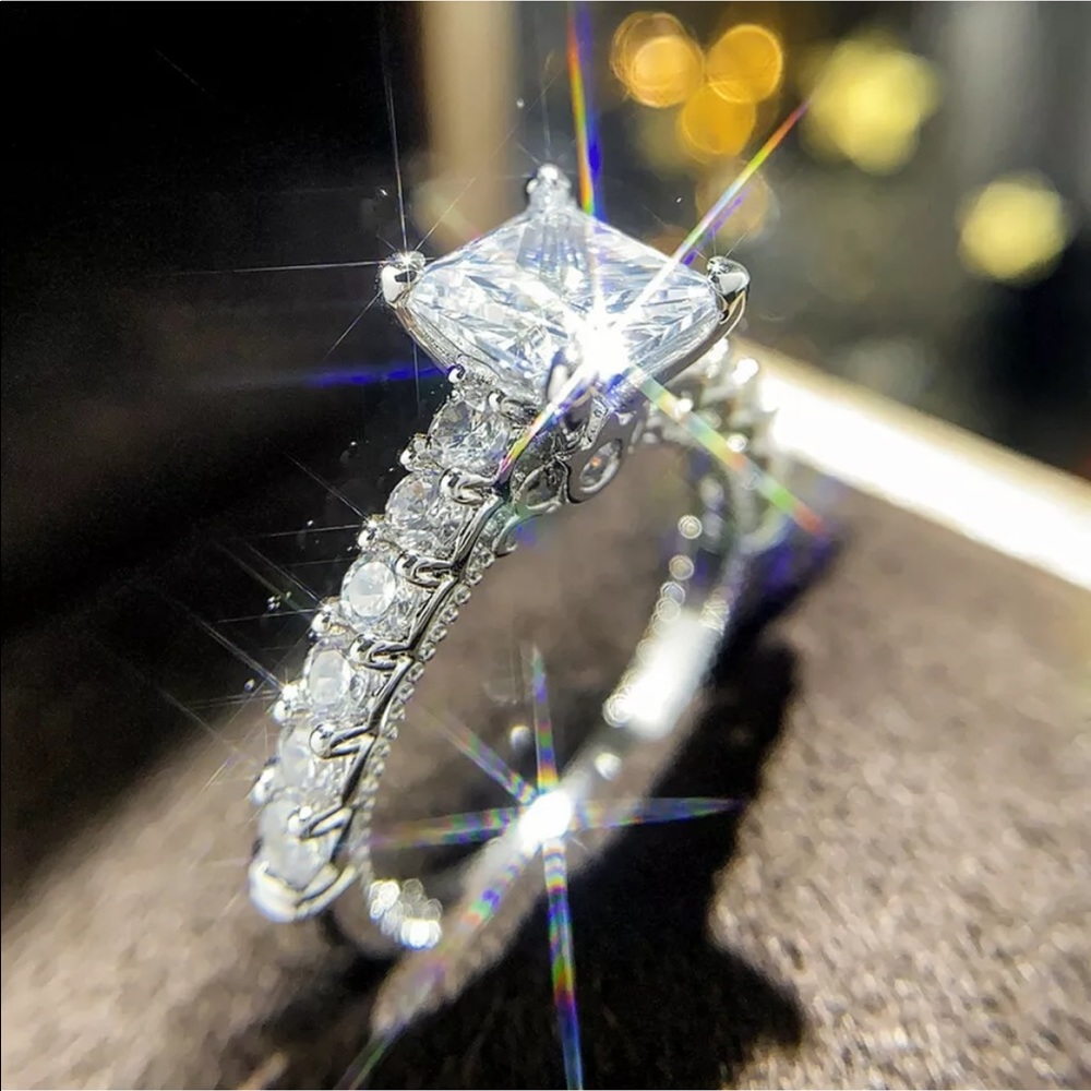 Stunning Engagement Wedding Diamond Ring 2.24Ct vvs1 18k White Gold finish